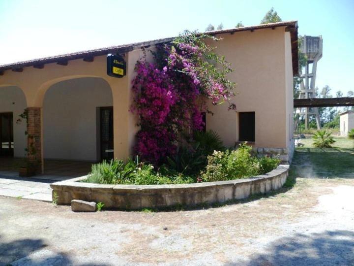 Agriturismo Agrifoglio San Giovanni Suèrgiu Exteriér fotografie